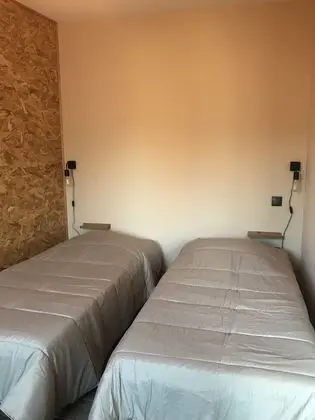 Üç Kişilik Oda (2)