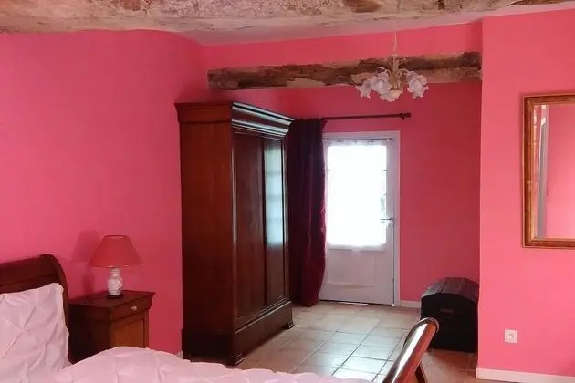 Tek Büyük Yataklı Oda (Rouge)