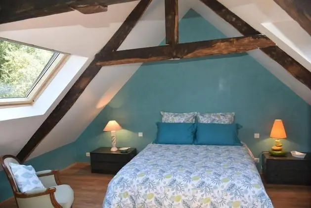 Tek Büyük veya İki Ayrı Yataklı Oda, Ortak Banyo (Bretagne)