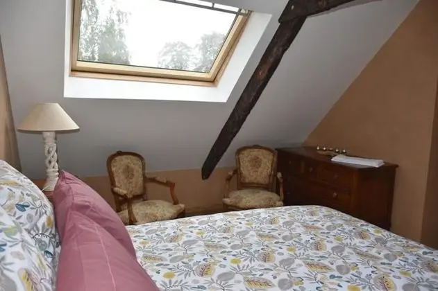 Tek Büyük veya İki Ayrı Yataklı Oda, Ortak Banyo (Champagne)