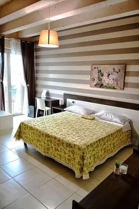 Comfort Tek Büyük veya İki Ayrı Yataklı Oda, Engellilere Uygun, Bahçeli