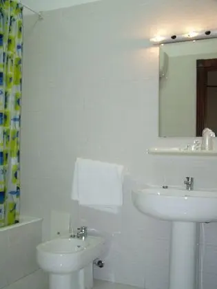 Basic Üç Kişilik Oda, Deniz Manzaralı