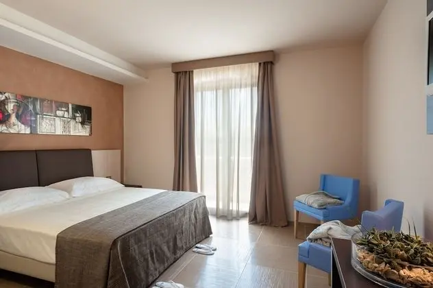 Tek Büyük Yataklı Oda (con balcone)