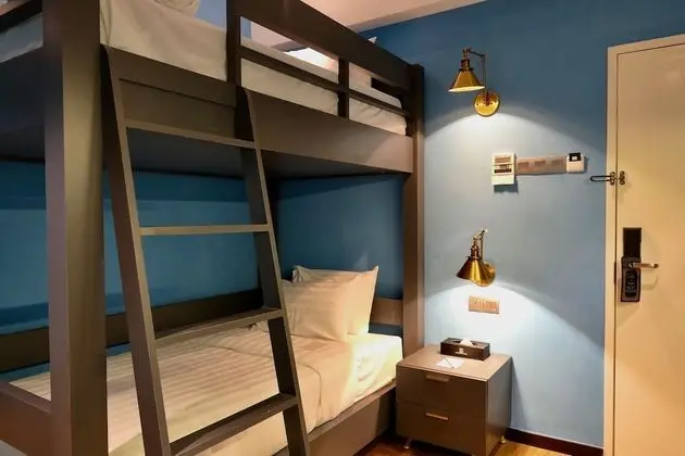 Attaché Room