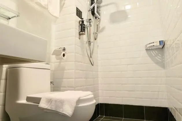 Attaché Room