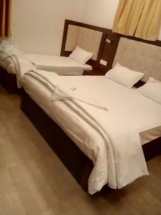Üç Kişilik Oda, Birden Çok Yatak, Sigara İçilmez