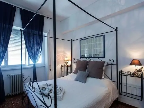 Superior Tek Büyük Yataklı Oda, Sıcak Su Küveti, Şehir Manzaralı (Celio)