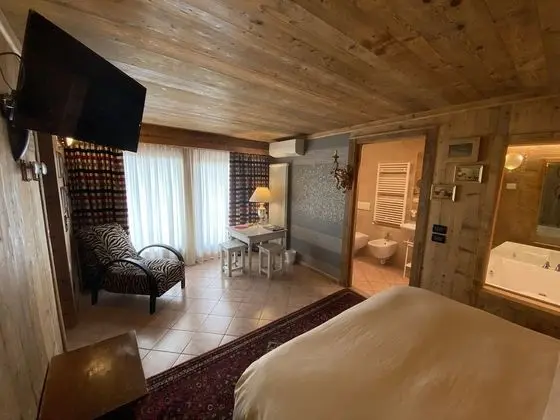 Romantic Stüdyo Süit, 1 Büyük (Queen) Boy Yatak, Jakuzi, Zemin Kat (Staterlizia)