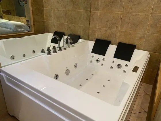 Romantic Stüdyo Süit, 1 Büyük (Queen) Boy Yatak, Jakuzi, Zemin Kat (Staterlizia)