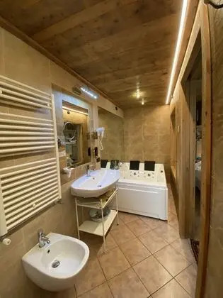 Romantic Stüdyo Süit, 1 Büyük (Queen) Boy Yatak, Jakuzi, Zemin Kat (Staterlizia)