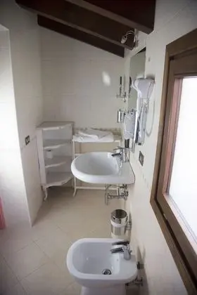 Standard Tek Büyük veya İki Ayrı Yataklı Oda, 1 Yatak Odası, Özel Banyo, Avlu Manzaralı