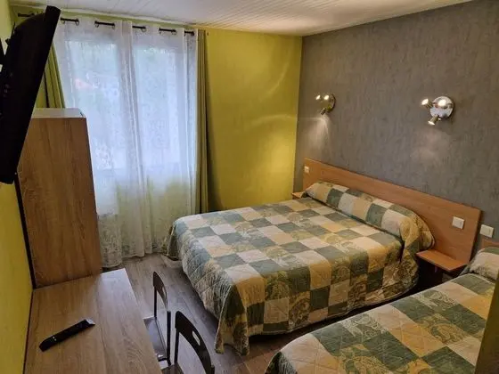 Üç Kişilik Oda