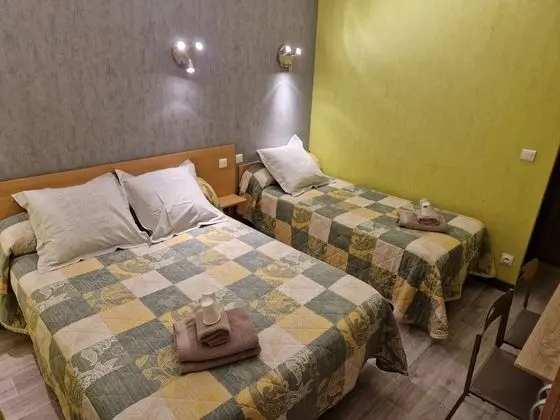 Üç Kişilik Oda