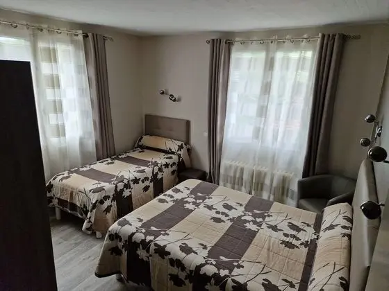 Üç Kişilik Oda