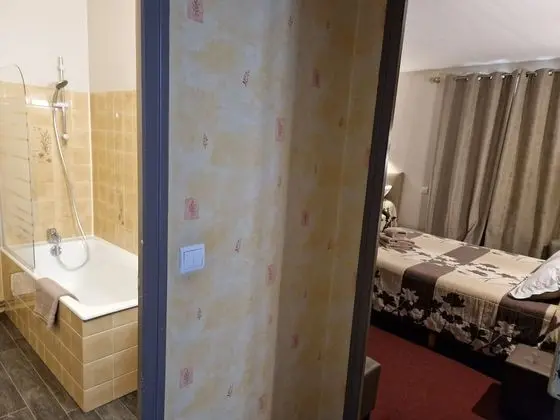 Üç Kişilik Oda