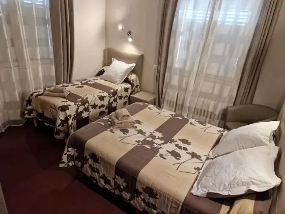Üç Kişilik Oda