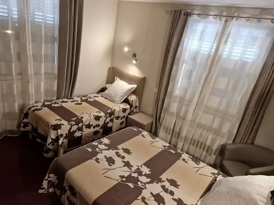 Üç Kişilik Oda