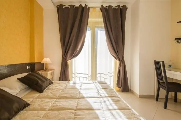 Tek Büyük veya İki Ayrı Yataklı Oda