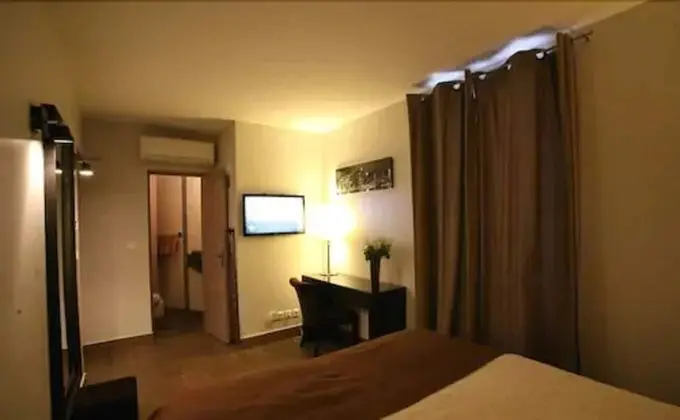 Comfort Tek Büyük Yataklı Oda