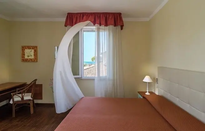 Tek Büyük Yataklı Oda, Sigara İçilmez, Buzdolabı