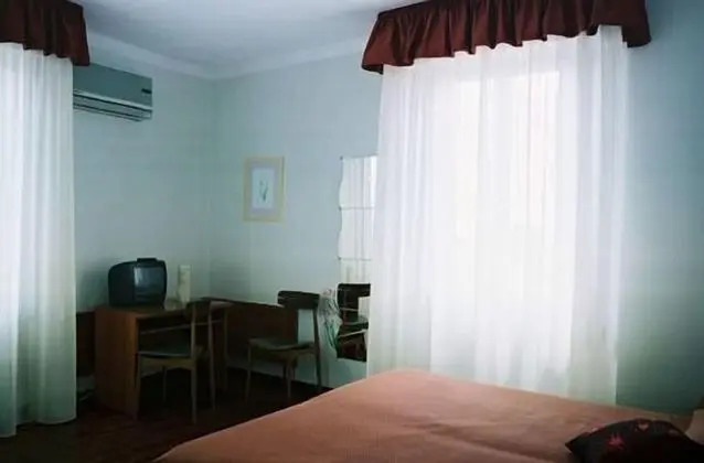 Tek Büyük Yataklı Oda, Sigara İçilmez, Buzdolabı