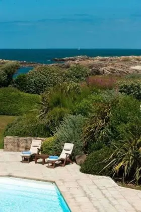 Tek Büyük Yataklı Oda, Kısmi Deniz Manzaralı