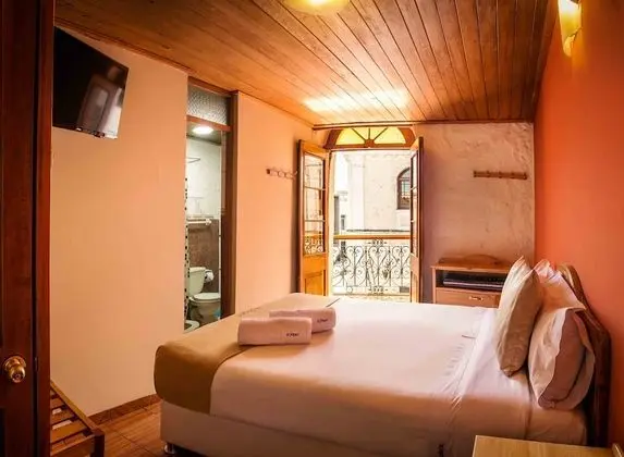 Superior Tek Büyük Yataklı Oda, Balkon, Şehir Manzaralı