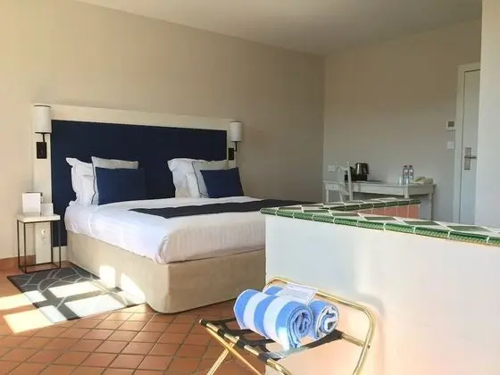 Classic Tek Büyük Yataklı Oda, 1 Büyük (Queen) Boy Yatak