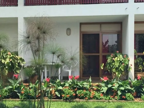 Standard Tek Büyük veya İki Ayrı Yataklı Oda, Havuz Manzaralı