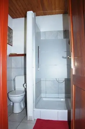 Standard Tek Büyük veya İki Ayrı Yataklı Oda, Havuz Manzaralı