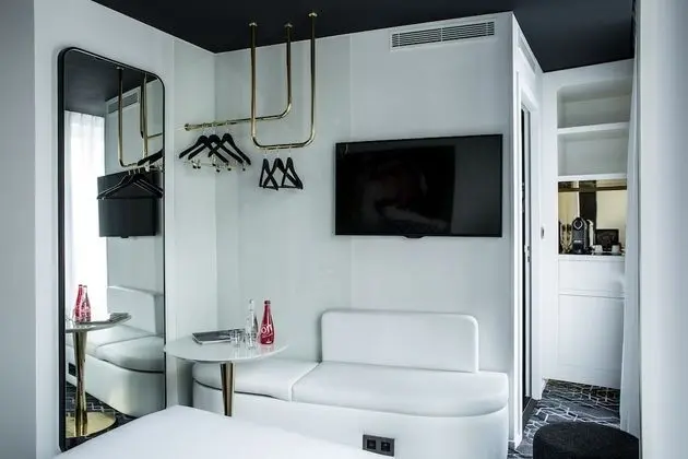 Büyük Yataklı Tek Kişilik Oda