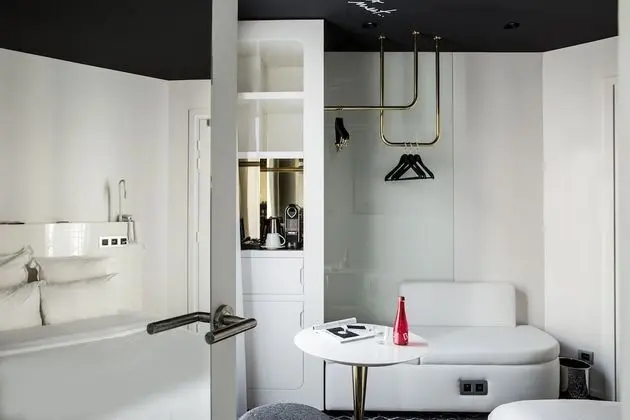 Büyük Yataklı Tek Kişilik Oda