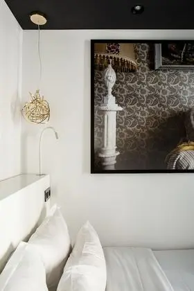 Büyük Yataklı Tek Kişilik Oda