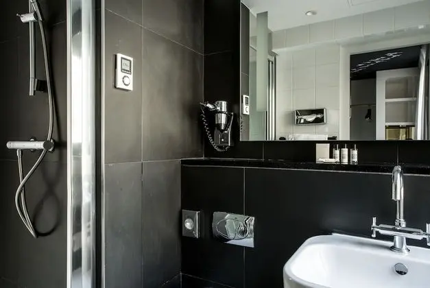 Büyük Yataklı Tek Kişilik Oda