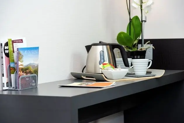 Superior Tek Büyük Yataklı Oda, Kanal Manzaralı