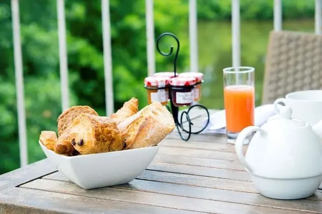 Superior Tek Büyük Yataklı Oda, Kanal Manzaralı