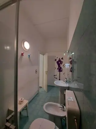 Basic Dört Kişilik Oda, Özel Banyo