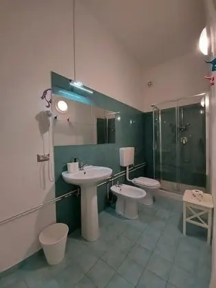 Basic Üç Kişilik Oda, Özel Banyo