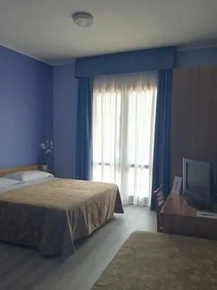 Basic Üç Kişilik Oda, 1 Tek Kişilik Yatak