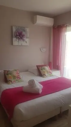Tek Büyük Yataklı Oda, Teras, Bahçe Manzaralı