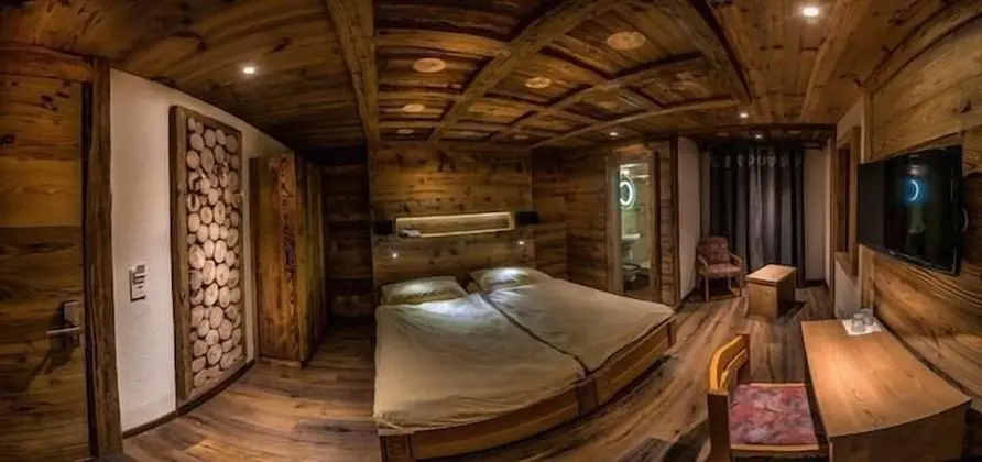 Standard Oda (Corner)