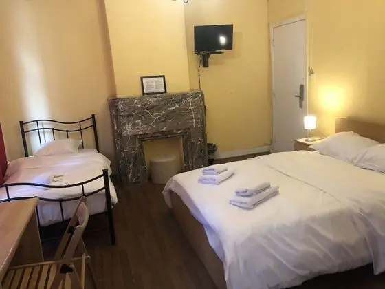 Üç Kişilik Oda