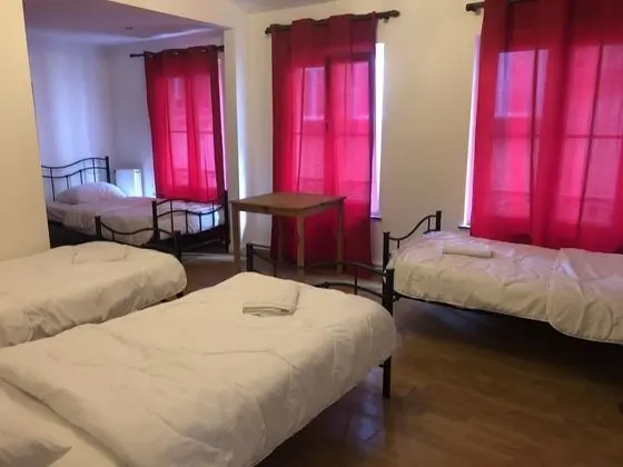 Üç Kişilik Oda