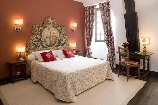 Traditional Tek Büyük veya İki Ayrı Yataklı Oda