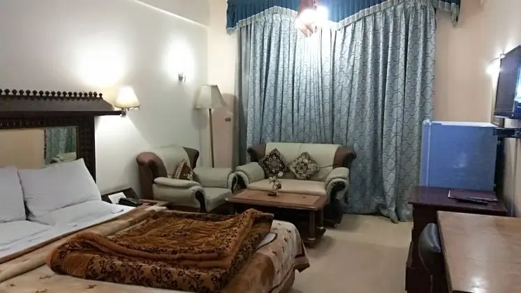 Deluxe Tek Büyük Yataklı Oda, 1 En Büyük (King) Boy Yatak, Sigara İçilebilir, Bahçe Manzaralı