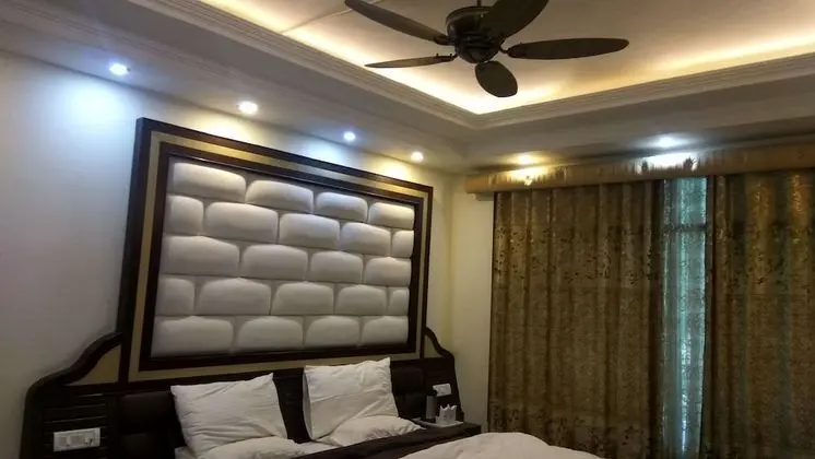 Luxury Tek Büyük Yataklı Oda, 1 En Büyük (King) Boy Yatak, Nehir Manzaralı
