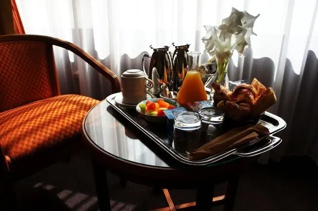 Tek Büyük veya İki Ayrı Yataklı Oda, Park Manzaralı