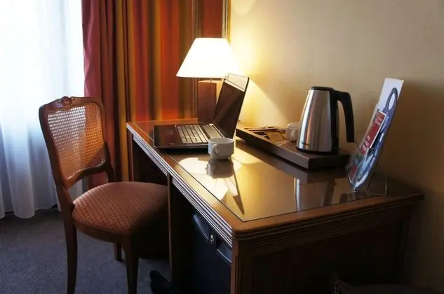 Tek Büyük veya İki Ayrı Yataklı Oda, Park Manzaralı