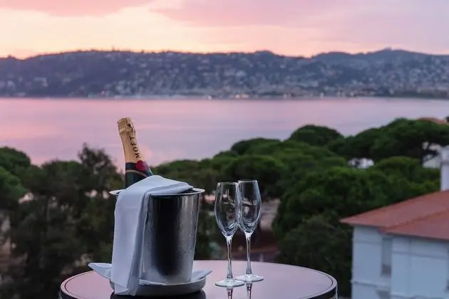 Deluxe Oda, 1 Çift Kişilik Yatak ve Çekyat, Balkon, Deniz Manzaralı (Seaside)
