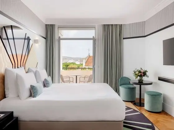 Superior Tek Büyük Yataklı Oda, Balkon, Deniz Manzaralı (high floor)